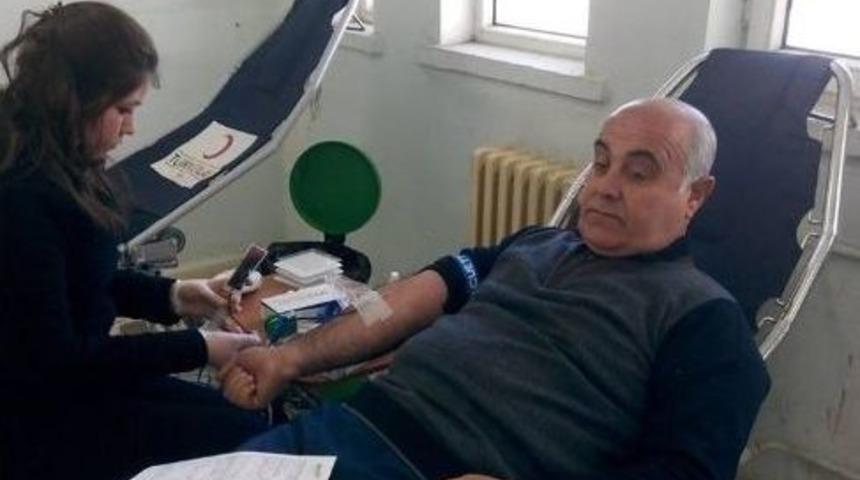 K&uuml;&ccedil;&uuml;k Sanayi Sitesi Esnafı Kan Bağışında Bulundu