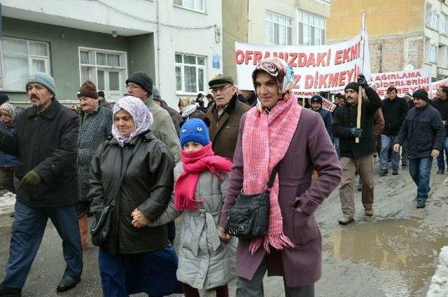 Vatandaşlar Tüzel Kişiliğe Ait Arazilerin Satışa Çıkarılmasını Protesto Etti