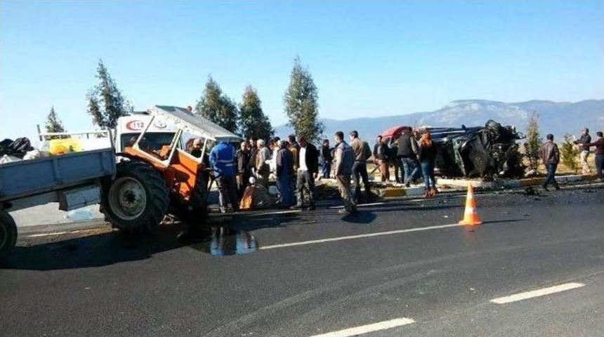 S&ouml;ke&rsquo;deki Kaza Trakt&ouml;r İkiye B&ouml;l&uuml;nd&uuml;, Diğer Ara&ccedil; İse Hurdaya D&ouml;nd&uuml;