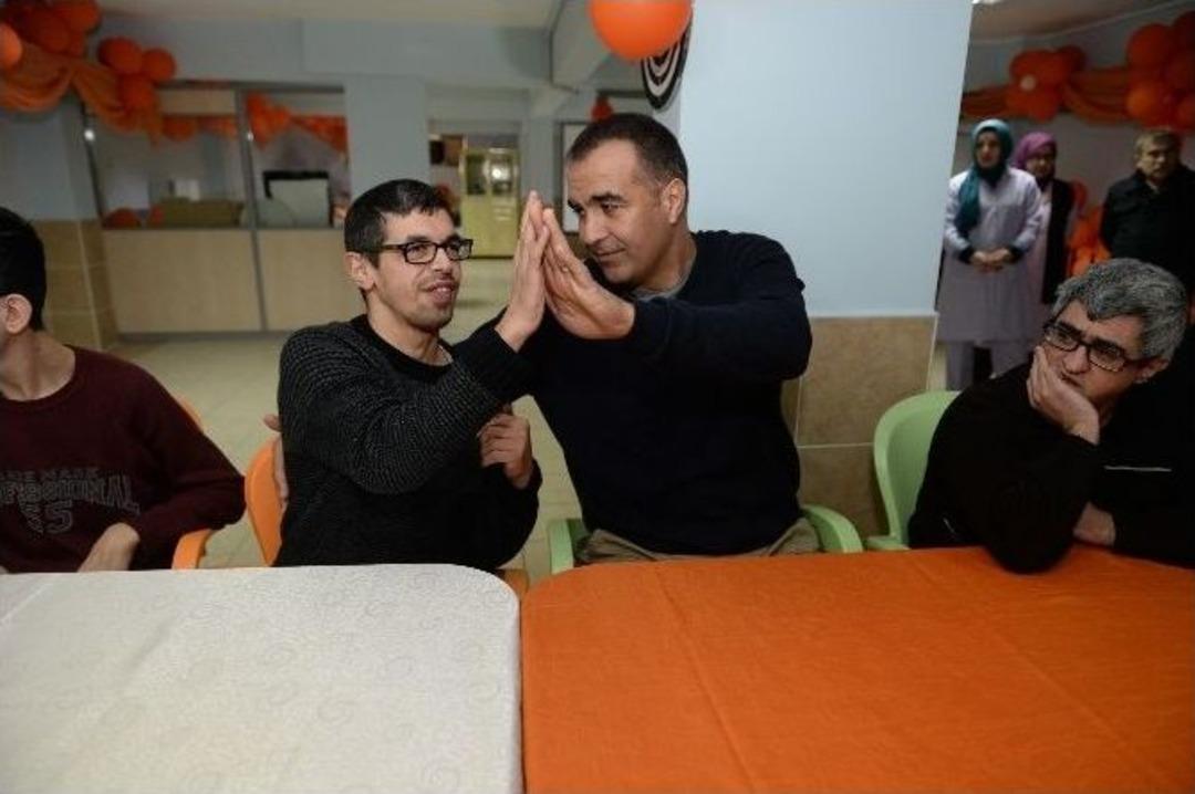 Bursasporlu Basketbolculardan Obam&rsquo;a Moral Ziyareti