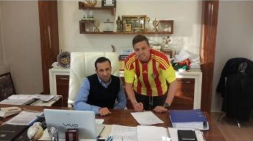 Alima Yeni Malatyaspor&rsquo;da Ko&ccedil;er İmzayı Attı