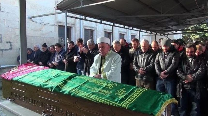 Ayrılmak İstediği Eşi Tarafından &Ouml;ld&uuml;r&uuml;len Gen&ccedil; Gelin Defnedildi