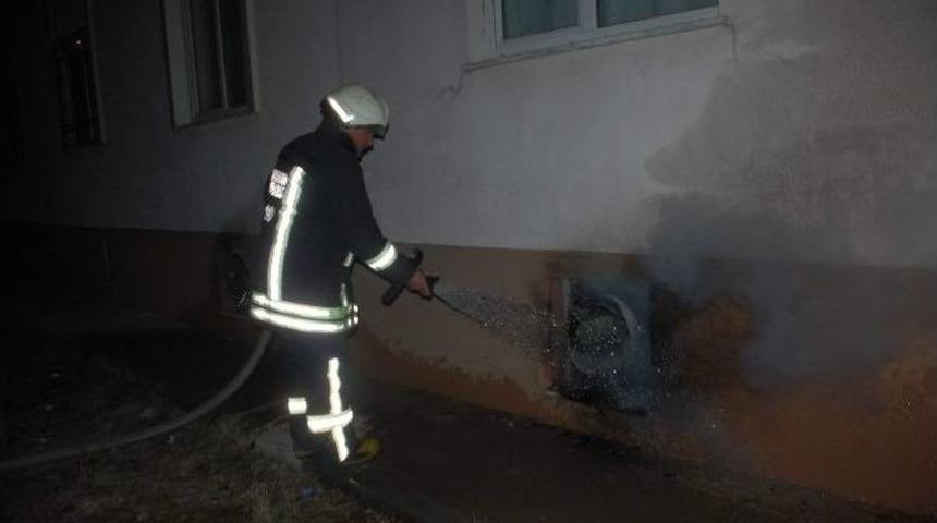 Binanın Bodrum Katında &Ccedil;ıkan Yangın Korkuttu