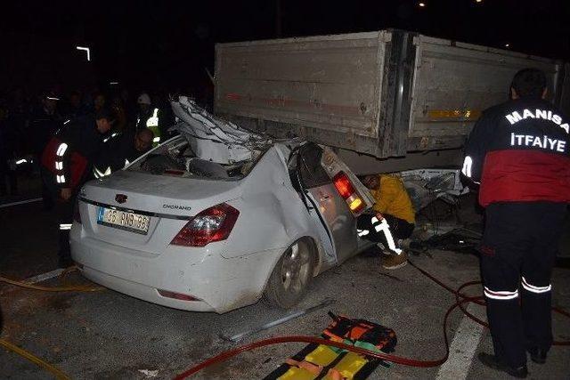 Otomobil Tır’ın Altına Girdi: 1 Ölü, 1 Yaralı