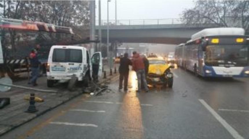 Başkent&rsquo;te Polis Aracı Kaza Yaptı