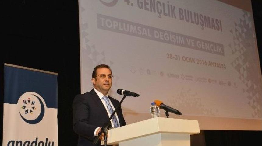 Vali T&uuml;rker 4&rsquo;&uuml;nc&uuml; Gen&ccedil;lik Buluşmasına Katıldı