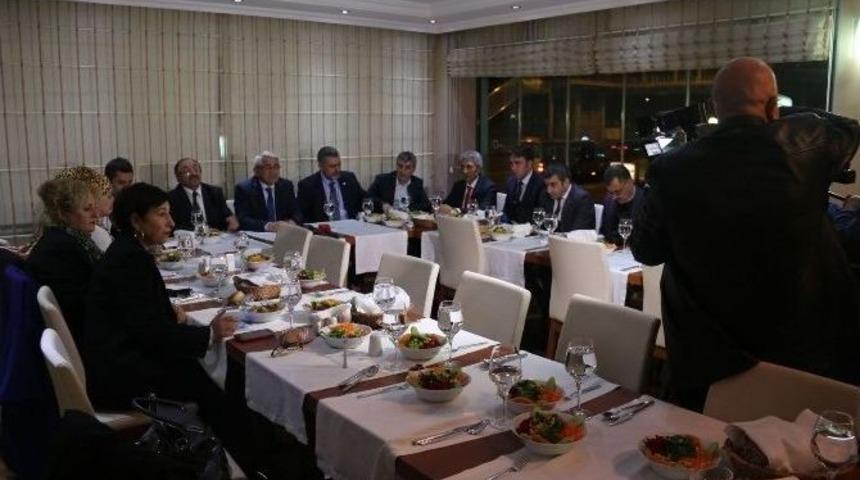 Başkan Kara&ccedil;anta İstanbul&rsquo;da Basınla Buluştu