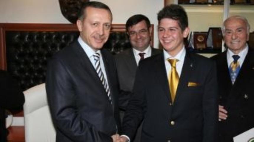 Ak Parti İzmir İl Gen&ccedil;lik Kolları Başkanı Belli Oldu