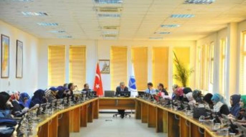 İlahıyat Fak&uuml;ltesı &Ouml;ğrencılerınden Rekt&ouml;r Elmas&rsquo;a Ziyaret