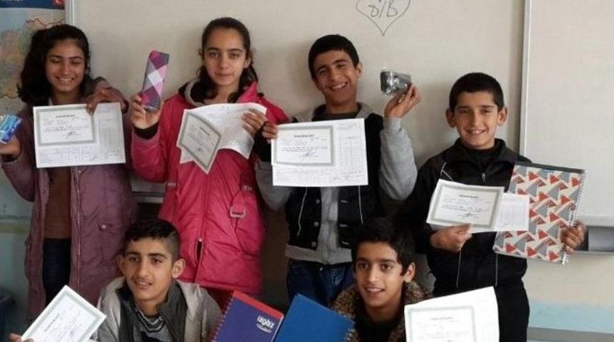 Kocaeli&rsquo;deki Kursiyerlerden Adıyaman&rsquo;a Karne Hediyesi