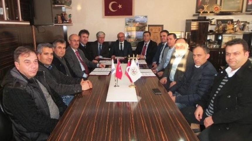 Altınova Belediyesi&rsquo;nde S&ouml;zleşme Sevinci