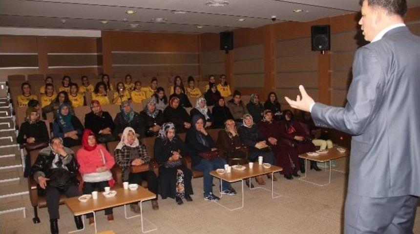 Elazığ&rsquo;da Anne Ve Kızlarına Sağlık Semineri Verildi