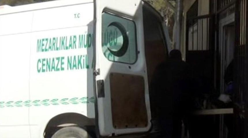 Sınırdaki Hendekte Ceset Bulundu