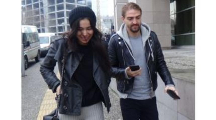 (&ouml;zel Haber) Boşanan Erkin &Ccedil;ifti, Gazetecileri Kahvaltıya Davet Etti