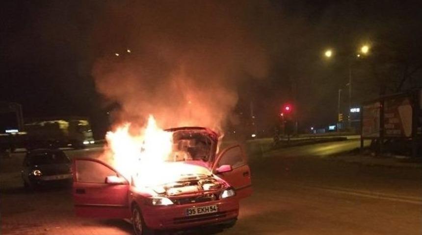 Seyir Halindeki Otomobil Yandı