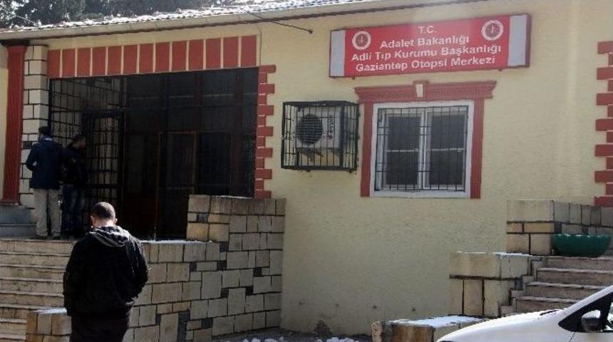 Işid&rsquo;in Roketli Saldırısında &Ouml;len Kız &Ouml;ğrencinin Cenazesi Ailesine Teslim Edildi