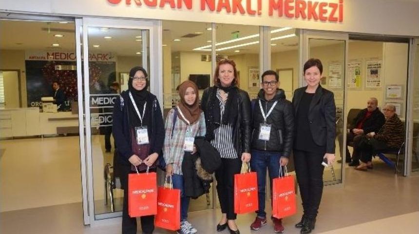 Yabancı &Ouml;ğrencilerden Hastane Ziyareti