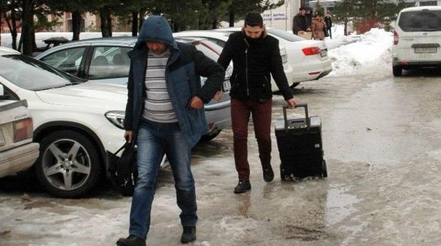 Bolu&rsquo;da 5 Akademisyen G&ouml;zaltına Alındı