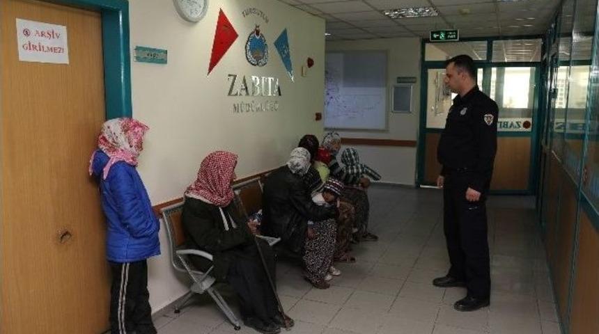 Zabıtadan Vatandaşlara Dilenci Uyarısı