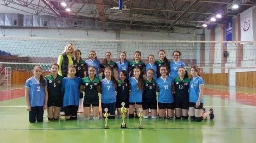 Nevşehir&rsquo;de K&uuml;&ccedil;&uuml;k Kızlar Voleybol Kul&uuml;p Ma&ccedil;ları Tamamlandı