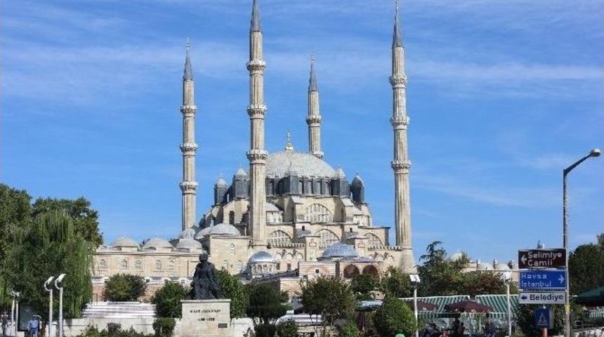 &ldquo;edirneli Fatih&rsquo;in Şehrinde Camilerin &rsquo;kıble Y&ouml;nleri&rsquo; Kusursuz&rdquo;