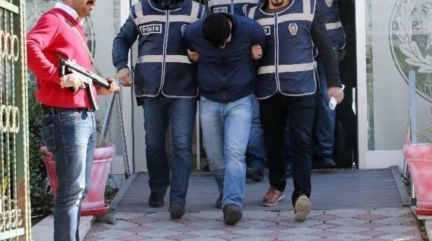 Lastiklerini Kestikleri Ara&ccedil;lardan 700 Bin Tl &Ccedil;aldılar