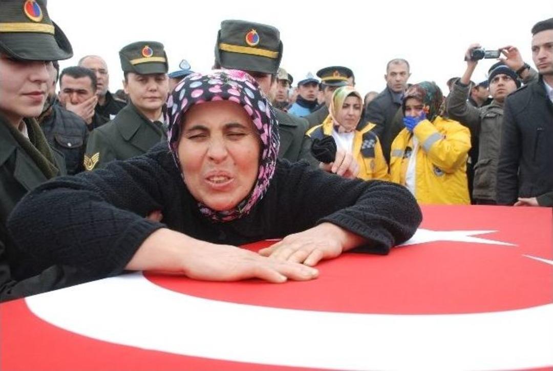 Yaralanan Komutanını Kurtarırken Şehit D&uuml;şm&uuml;ş