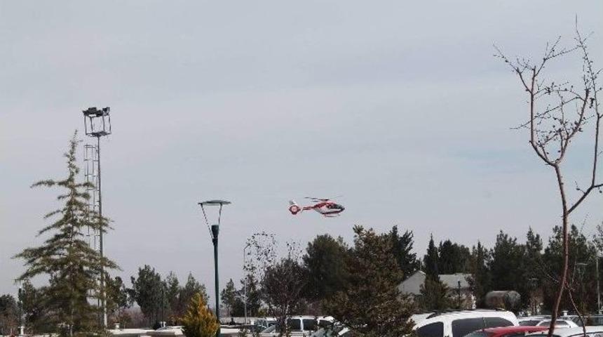 Erken Doğan Bebek Helikopter Ambulansla G&ouml;t&uuml;r&uuml;ld&uuml;