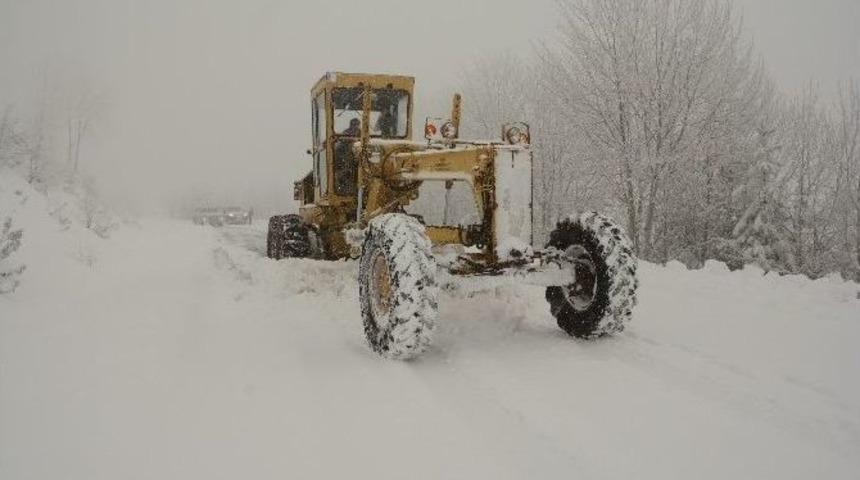 B&uuml;y&uuml;kşehir 343 Kilometre Yolda Karla M&uuml;cadele Etti