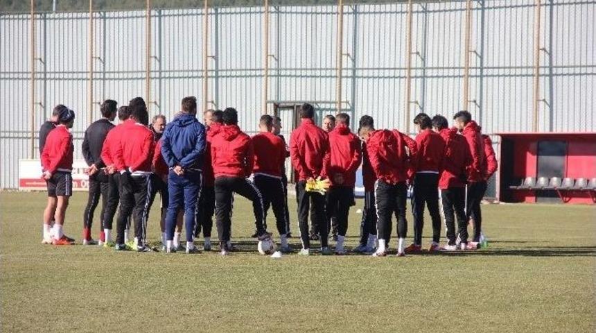 Mutlu Top&ccedil;u&rsquo;dan Galatasaray Ma&ccedil;ı Değerlendirmesi