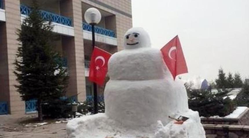 G&uuml;neydoğu Gazilerinden Dev Kardan Adam