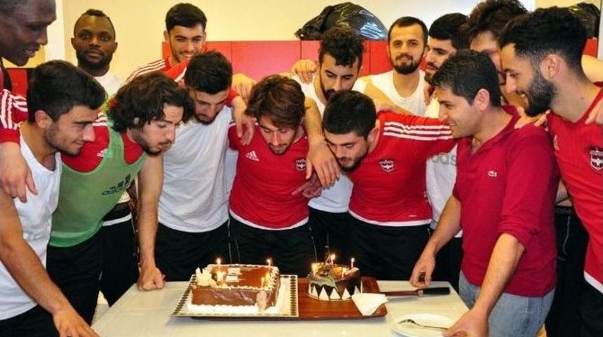 Gaziantepspor&rsquo;da &Ccedil;ifte Doğum G&uuml;n&uuml;