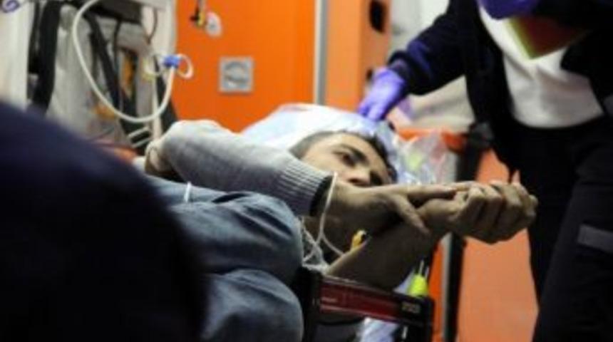 Kayseri&rsquo;de Bı&ccedil;aklı Kavga: 1 Yaralı