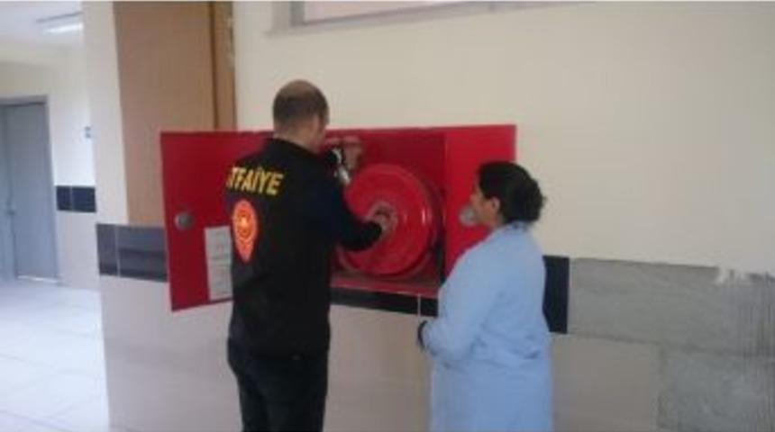 İtfaiye Okulların Yangın G&uuml;venliğini Denetledi