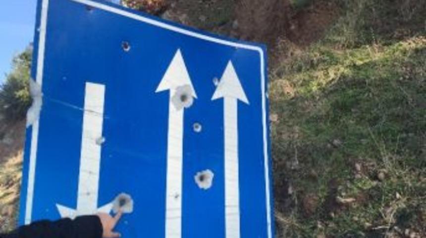 Trafik Levhaları Hedef Tahtası Oldu