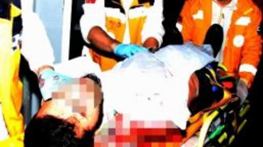 Bı&ccedil;aklı Saldırıda Yaralandı