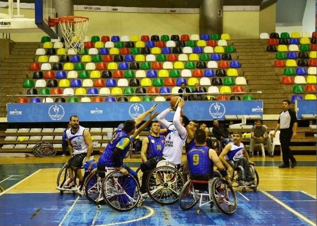 Bağcılar Belediyesi Engelli Basketbol Takımı Liderlik Koltuğuna Oturdu