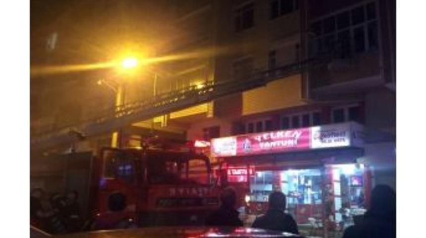 Ak&ccedil;akoca&rsquo;da Ev Yangını Korkuttu