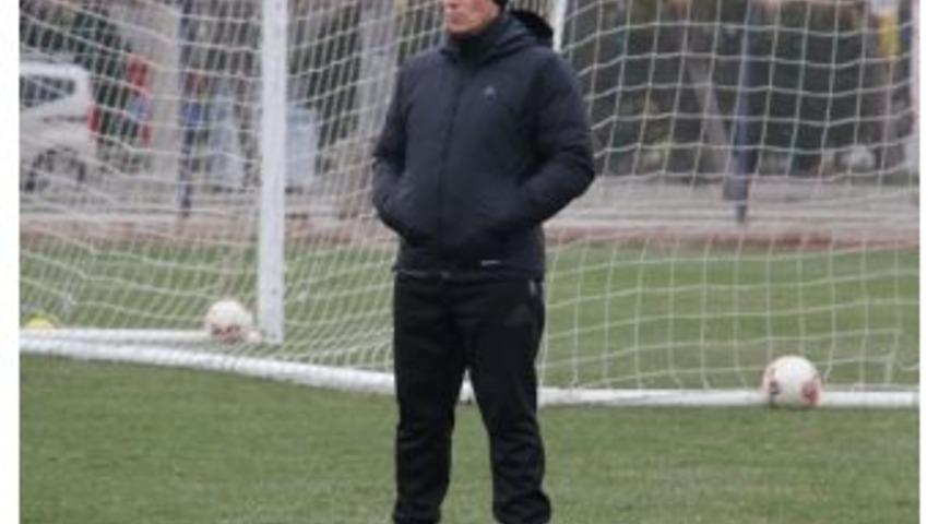 Boluspor C&uuml;neyt Karakuş&rsquo;la Yollarını Ayırdı