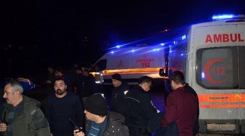 Denize U&ccedil;an Ara&ccedil;taki 5 Kişiyi Vatandaşlar Kurtardı