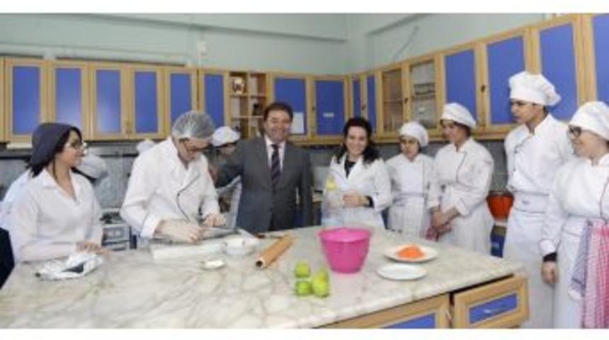 Mutfak Okuluyla 35 Kadın İstihdam Edilecek