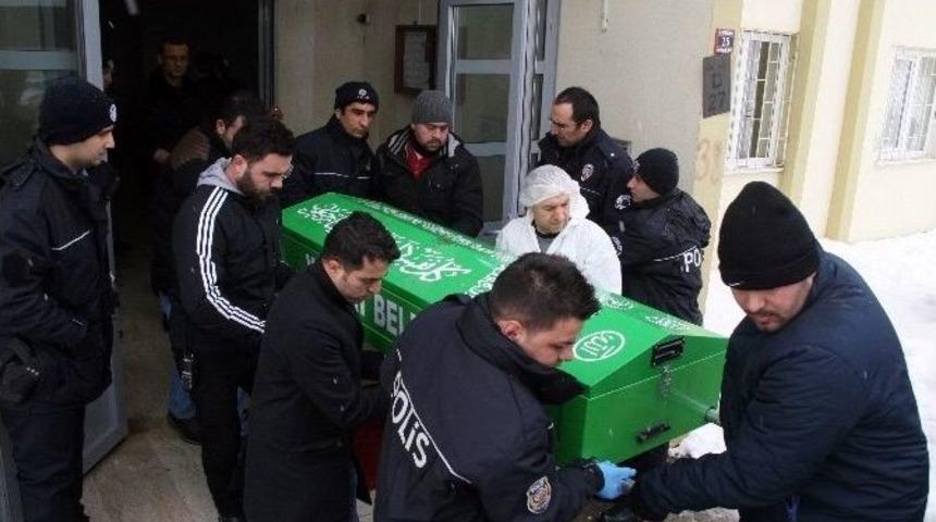 Kıskan&ccedil;lık Krizine Giren Kadın, Polis Eşinin Tabancasıyla İntihar Etti