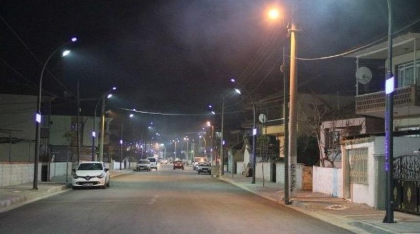 Girne Caddesi Işık Sa&ccedil;ıyor