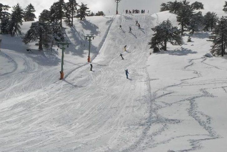 Göl Manzaralı Kayak Tesisi, Ziyaretçilerini Bekliyor G3