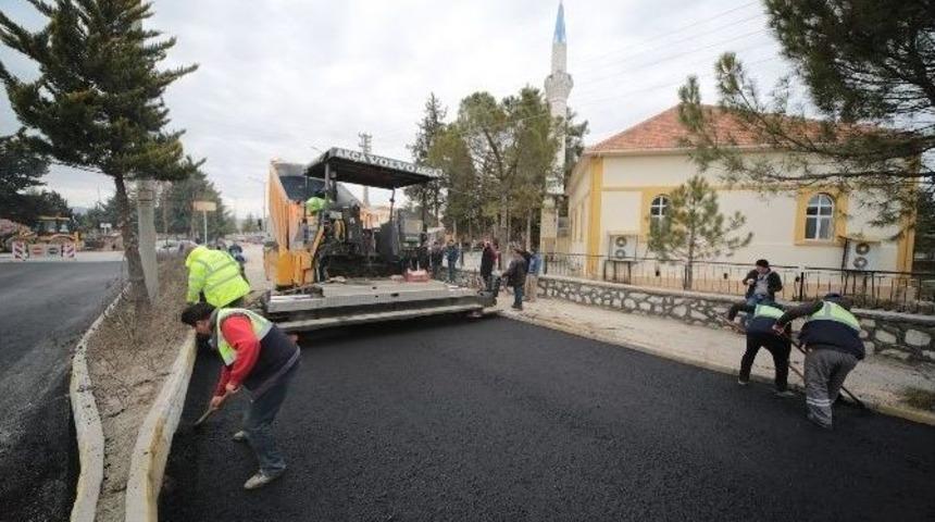 &Ccedil;ivril&rsquo;de &Uuml;niversite Yolu Sıcak Asfalta Kavuşuyor