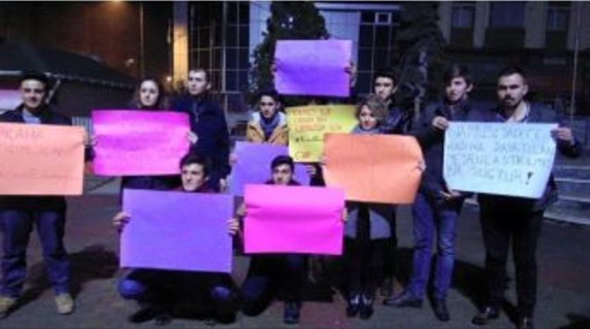 Kadık&ouml;y&rsquo;deki Tecav&uuml;z Olayını Protesto Ettiler