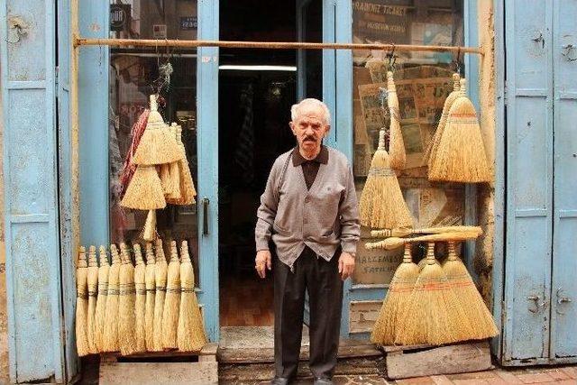 73 Yıllık Manifaturacının Meslek Aşkı