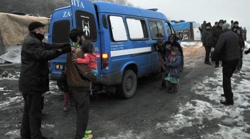 Dikmen&rsquo;de &Ccedil;adırlarda Yaşayan Suriyeliler Tahliye Edildi