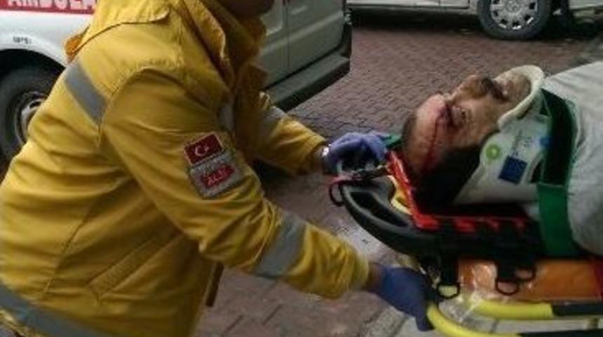 &Ccedil;atı Onarımı Yapan İş&ccedil;i 8 Metreden Aşağı D&uuml;şt&uuml;