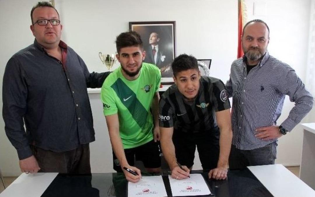 Akhisar Belediyespor&rsquo;da Soner Ve Alper İmzayı Attı